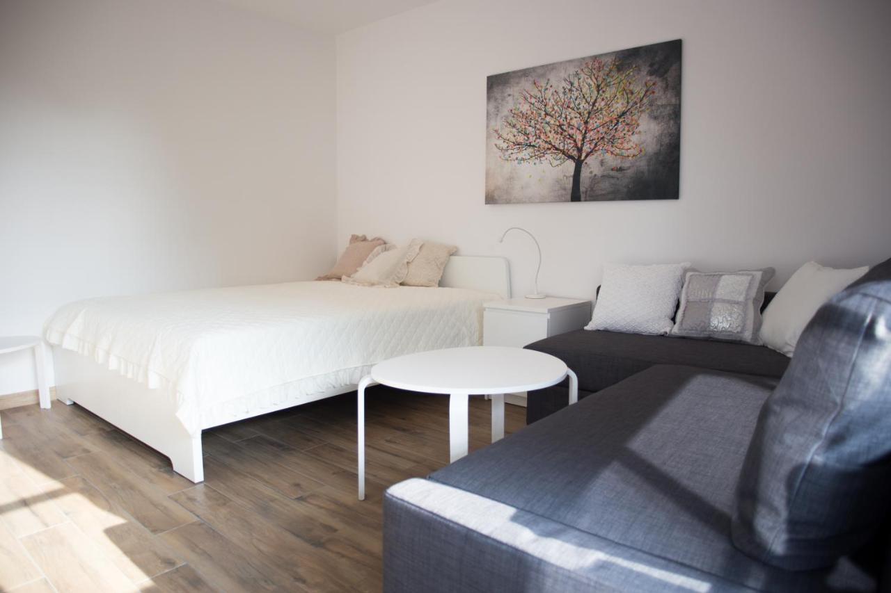 Apartament Kameralny คาชิเมียร์ซ ดอลนี ภายนอก รูปภาพ